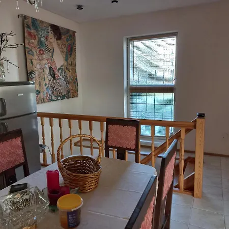 Apartamento Toompuiestee Hoovimaja